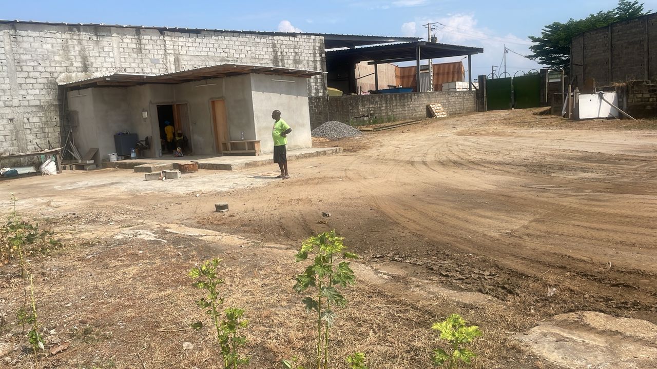 terrain à vendre à Akanda